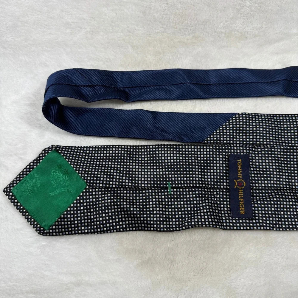 Tommy Hilfiger Mens Silk Tie Navy Blue Silver Geometric Grid Classic Necktie